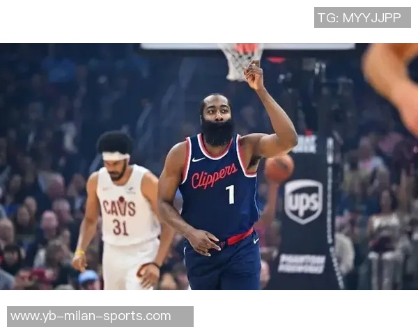 哈登失误未回头巴图姆踩线后失落卢指导直接选择离场